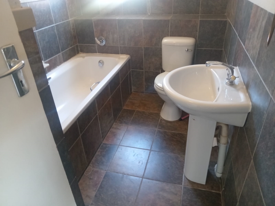 To Let 3 Bedroom Property for Rent in Waterval East North West